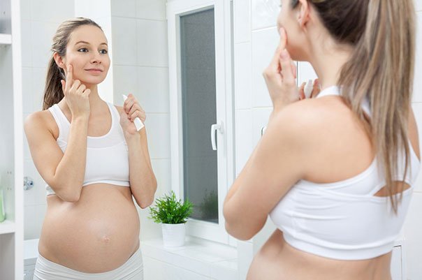Read more about the article What Skincare Treatments are Safe for Pregnant Women?