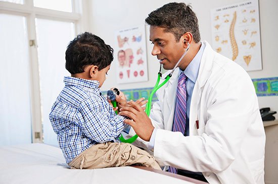 Read more about the article What treatments does a dermatologist do for kids ?