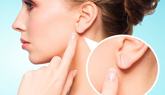 Read more about the article Earlobe Repair Treatment at Skinbliss Clinic in Hyderabad